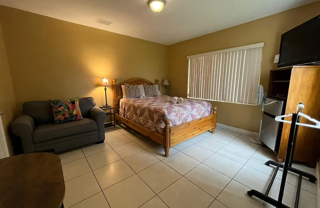 Royal Poinciana Stay-1