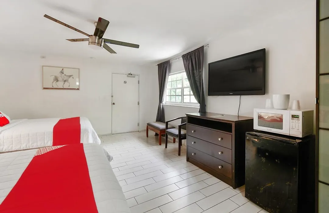Oyo Hotel Coral Gables - Miami Airport-1