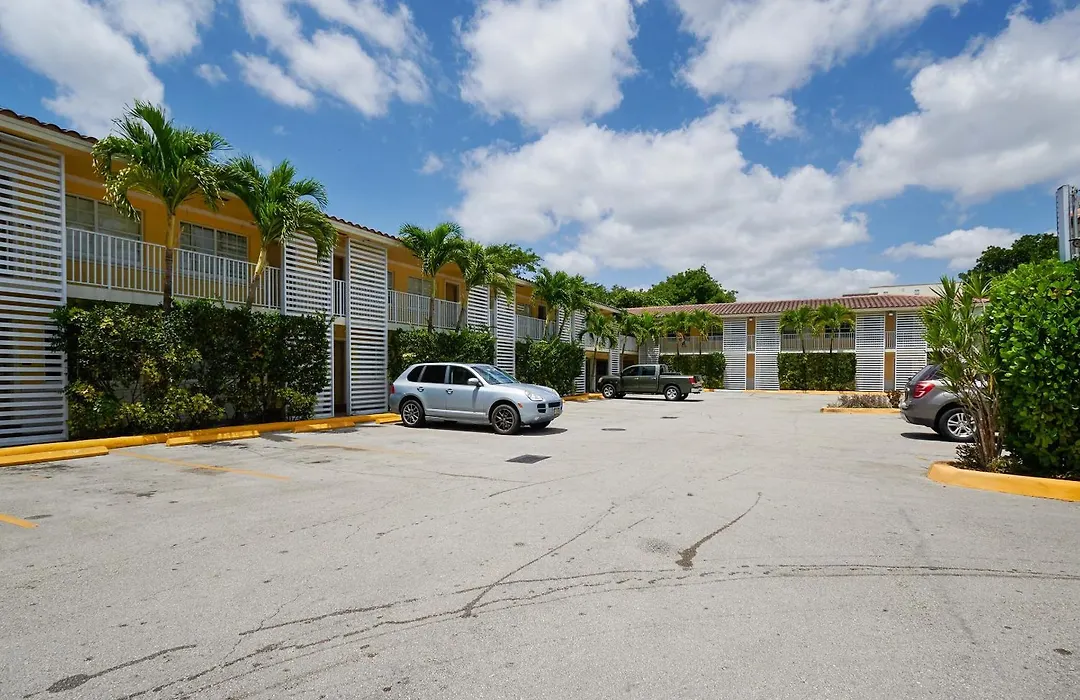 Oyo Hotel Coral Gables - Miami Airport-1