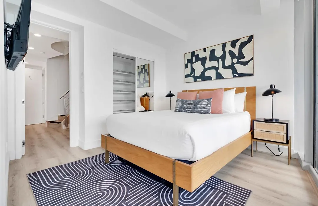 2-Story 3Bd Brickell Penthouse Free Parking Heated Pool-1