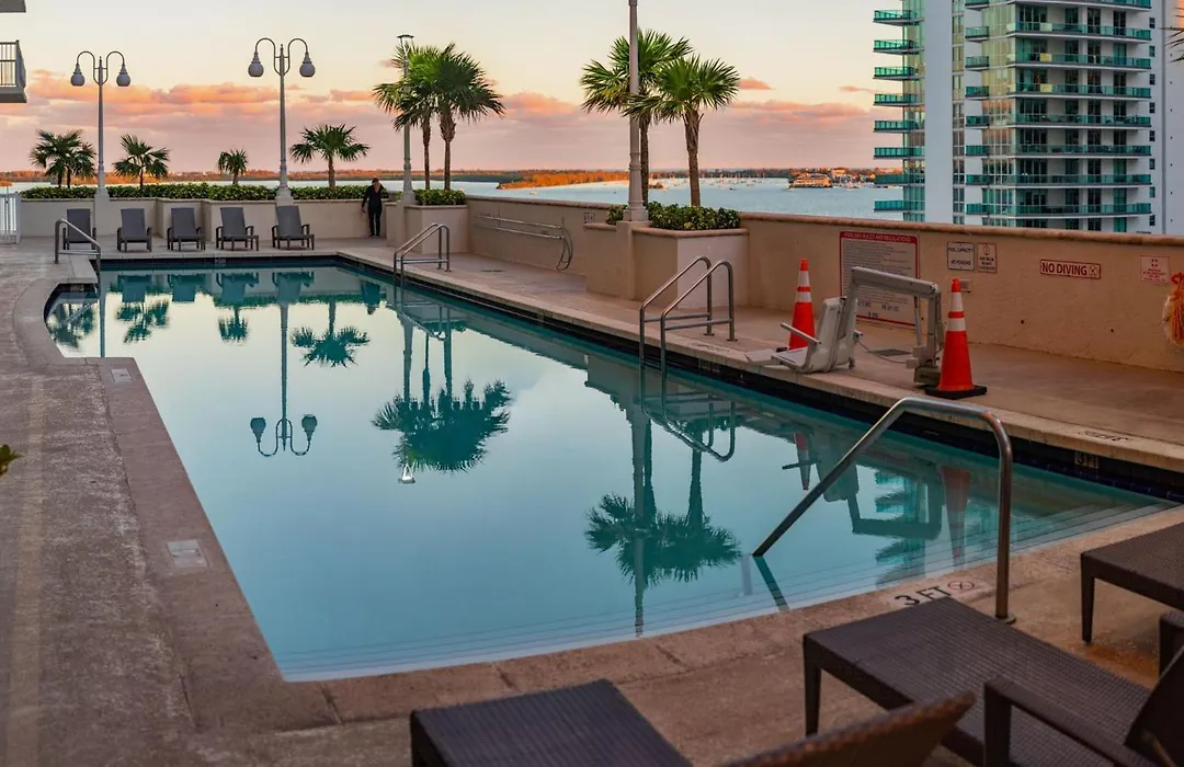 Studios In Brickell With Pool, Gym, Free Parking And Game Room-1