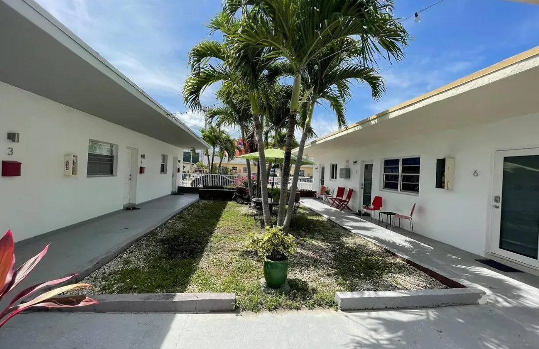 Private Studio Blocks From Coconut Grove-1