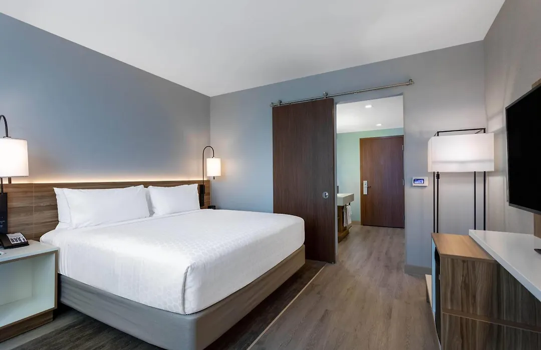 Wyndham Garden Miami International Airport-1