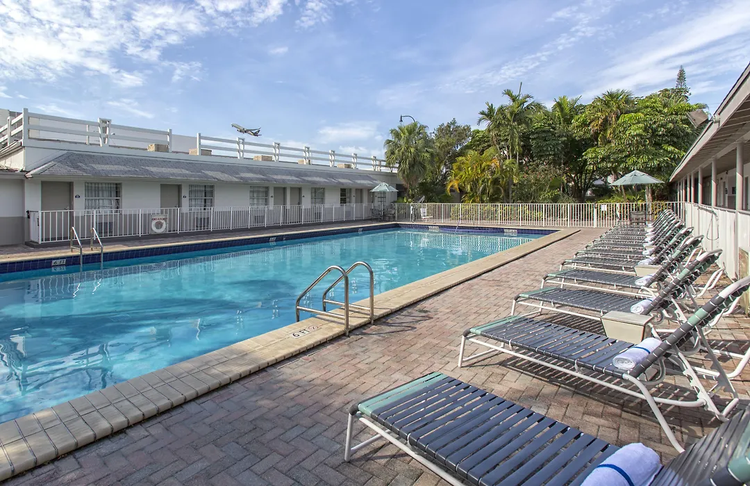 Days Inn By Wyndham Miami Airport North-1