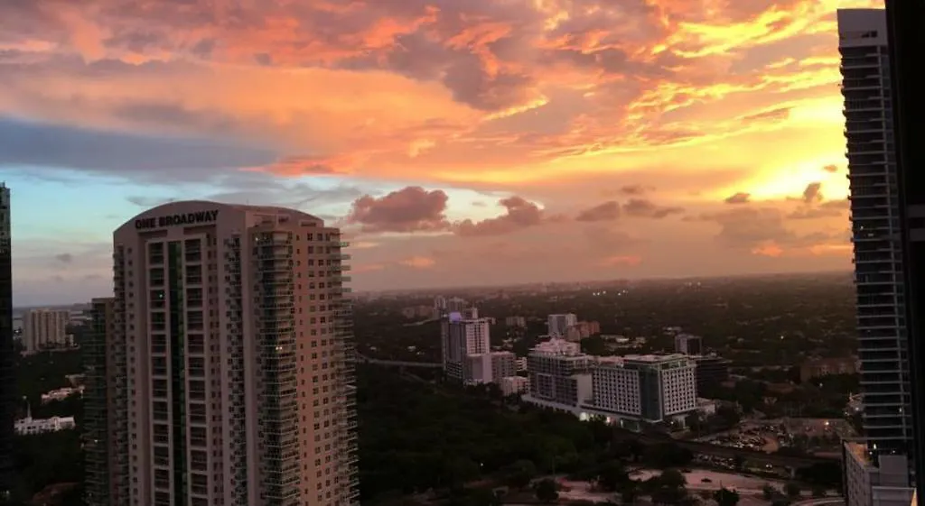 Lyx Suites At One Broadway In Brickell-1