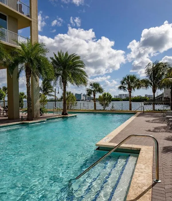 Mare Azur Miami Luxury Apartments By Grand Bay-1