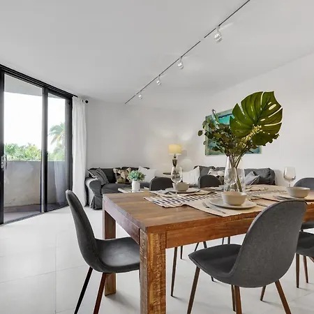 Newly Remodeled - Key Colony Apartment-2