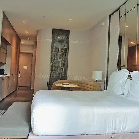 Aluna Lux Suites at SLS Lux Brickell Building-2