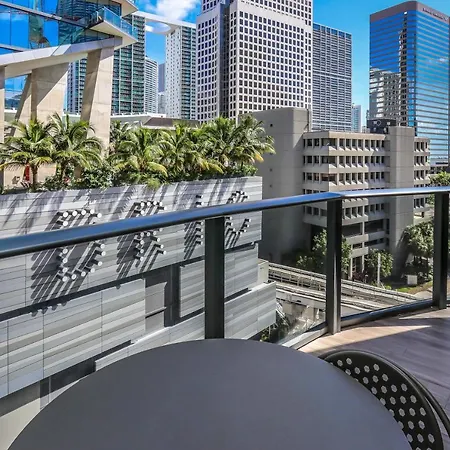 Aluna Lux Suites at SLS Lux Brickell Building-3