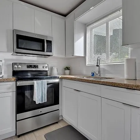 Gated 4Bd 2Bth Design Dist 10-Min To Beach-2
