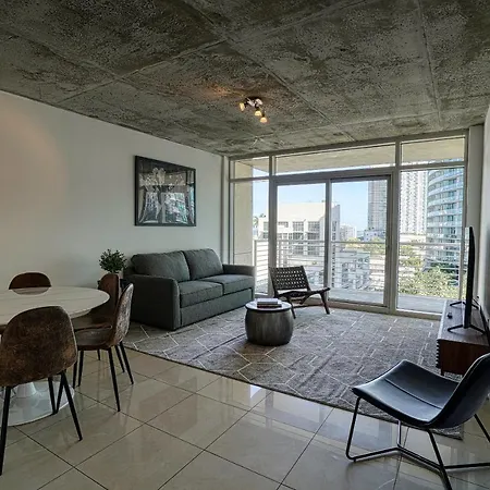 819-Charming Apartment In The Heart Of Midtown-2