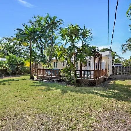 Casa Del Sol 3 Bed 1 Bath With Tropical Garden 6711-3