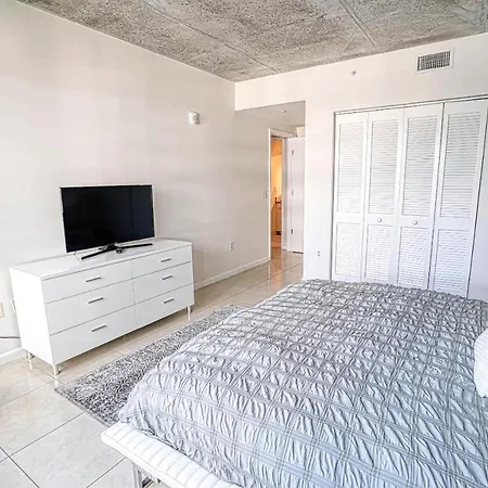 801 - Cozy Apartment 2Bed/2Bathtown Miami-2