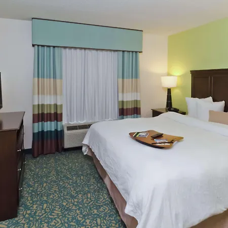 Hampton Inn & Suites Miami-Doral Dolphin Mall-2