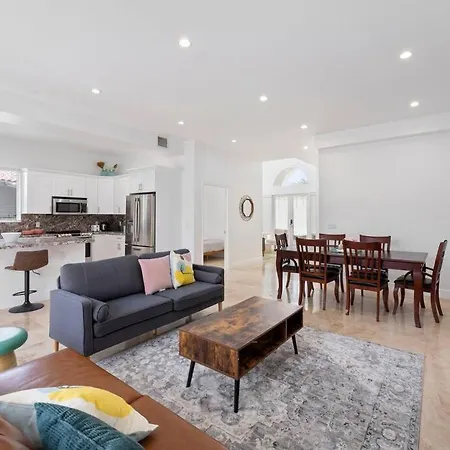 Casa Michael Large 4 Bedroom Townhouse-3