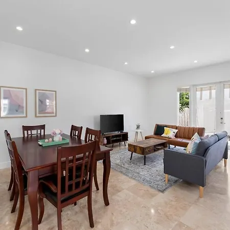 Casa Michael Large 4 Bedroom Townhouse-2
