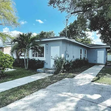 Lovely House! Close To Design District And Wynwood-2