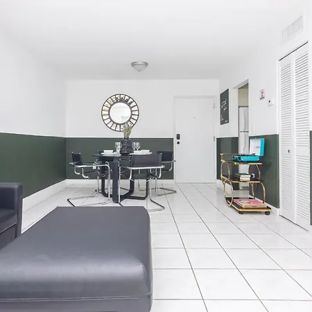 One Bedroom Apartment - With Parking & Balcony - Heart Of Wynwood-2