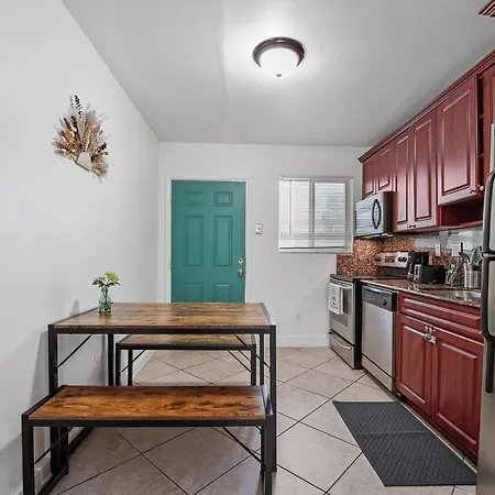 Specious 2 Bedroom Unit In Miami Near Brickell-2