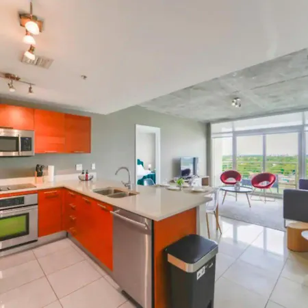 Cozy 2Br Family Apt With Pool At Midblock Miami-3