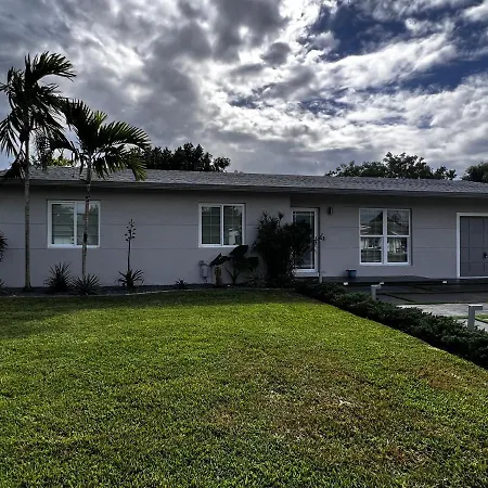 Lovely & Modern Room In Miami-3