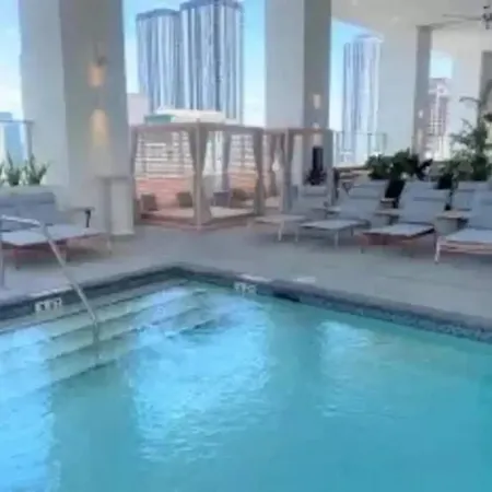 Chic Suite In Dwtn Miami 1Br With Restaurant, Pool, And Gym Access-3