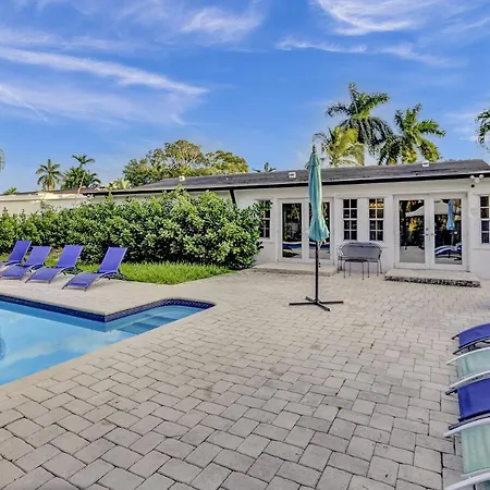 Casa Ria Luxury House & Private Pool Near Aventura Mall-3
