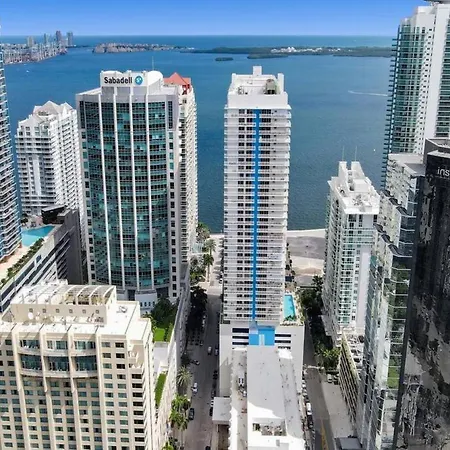 Located In Brickell, With A Balcony, Pool, Free Parking, Miami Views-3