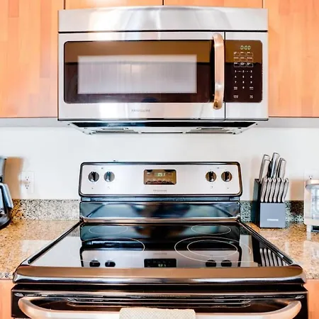 Beautiful New 1Br Brickell Suite With Parking Sleeps 4-3