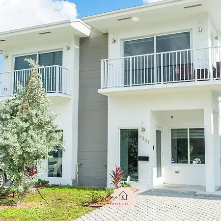 Modern Luxury Townhouse Miami-2