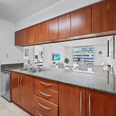 Private Unit Miami With Amenities And Parking-2