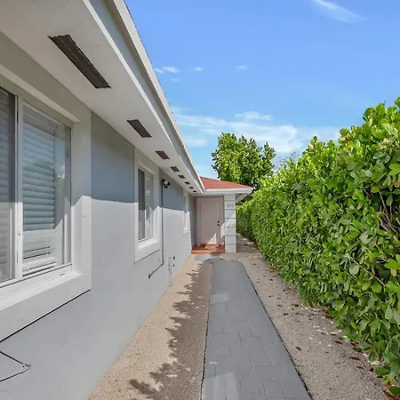 Gated 6Bd 4Bth Design Dist 10-Min To Beach-2