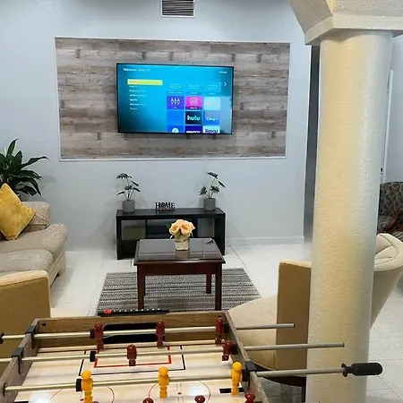 Amazing & Cozy Duplex Near Zoo Miami !-2