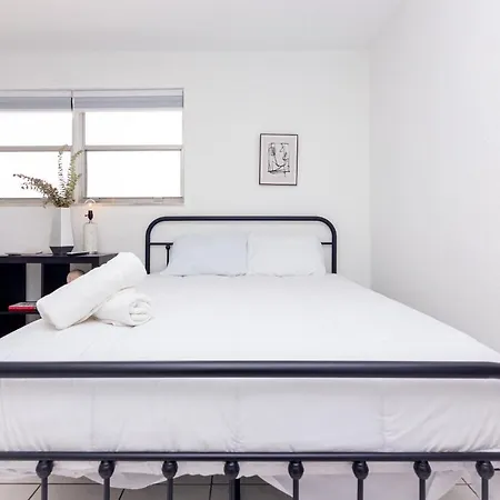 Two Bedroom Apartment - With Parking & Balcony - Heart Of Wynwood-3