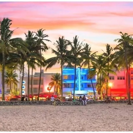 Sunset Xcapes Miami Entertainment House-3