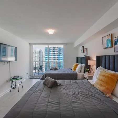 Exquisite Condo With Pool & Gym-3