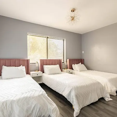 4 Bedrooms Near Cruise Port And South Beachfront-3