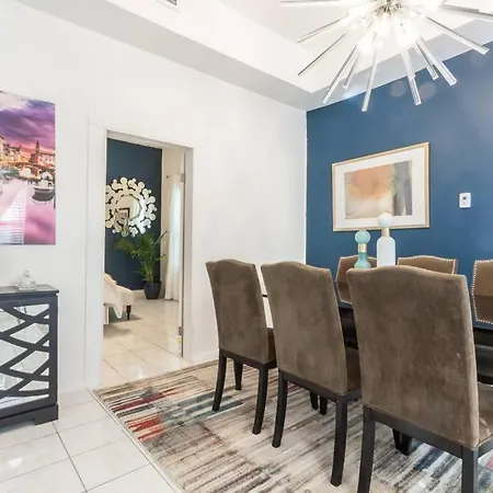 Selah 4 Bedroom House Close To Everything In Miami-2