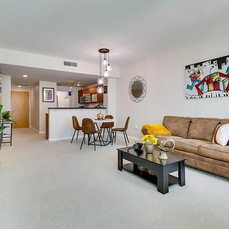 Miami Vacation Rental With Balcony, Pool And Hot Tub!-2