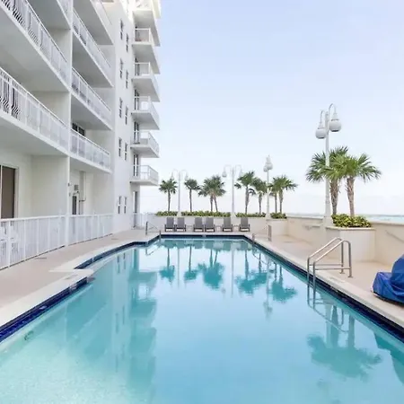 Glam Studio: Sleeps 4 X Pool X Gym X Parking-2