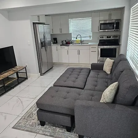 Perfect Location In Miami Heart! Villa-3