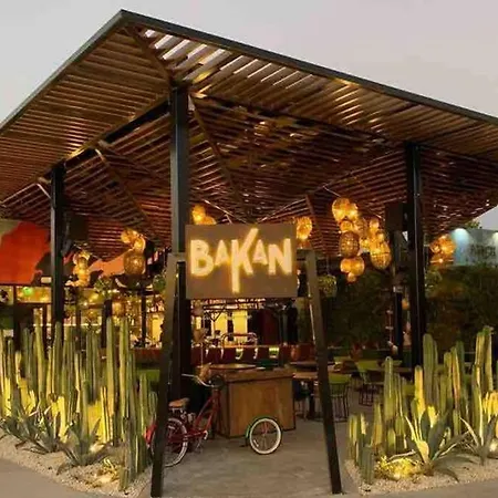 Wynwood Midtown Miami House With Pool Near Bars And Beaches-3