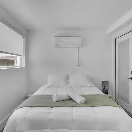 Modern Miami Home Near Wynwood / Design District-3