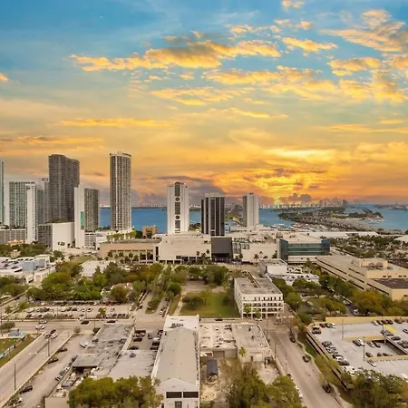 Modern Miami Gem - City View Condo - Free Parking-3