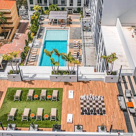 Amazing 3 Bed Unit In Dwntwn Miami With Free Parking-2