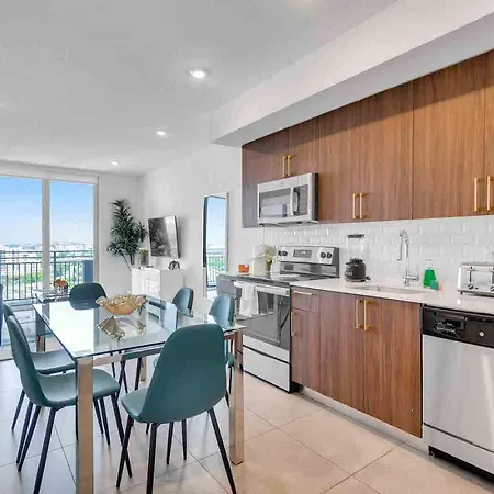Amazing 3 Bed Unit In Dwntwn Miami With Free Parking-3
