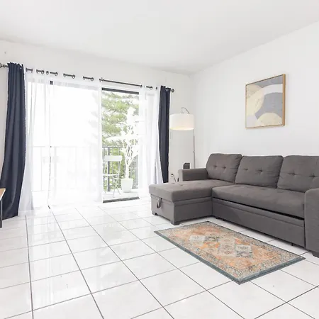 One Bedroom Apartment - With Parking & Balcony - Heart Of Wynwood-3