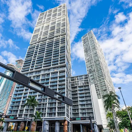 Luxurious Condo At Icon With Views-3