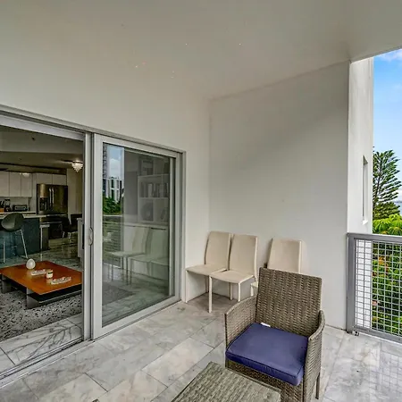 Subtle 2 Bed In Edgewater Near Downtown With Free Parking-3