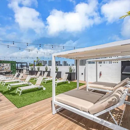 Beautiful Property With King Bed & Free Parking-3